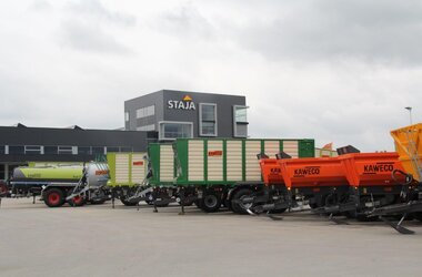 Afgewerkte landschapsvoertuigen van de firma STAJA, vervaardigd met behulp van ABUS-kranen